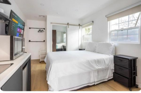 Charming one bed one bath privet studio